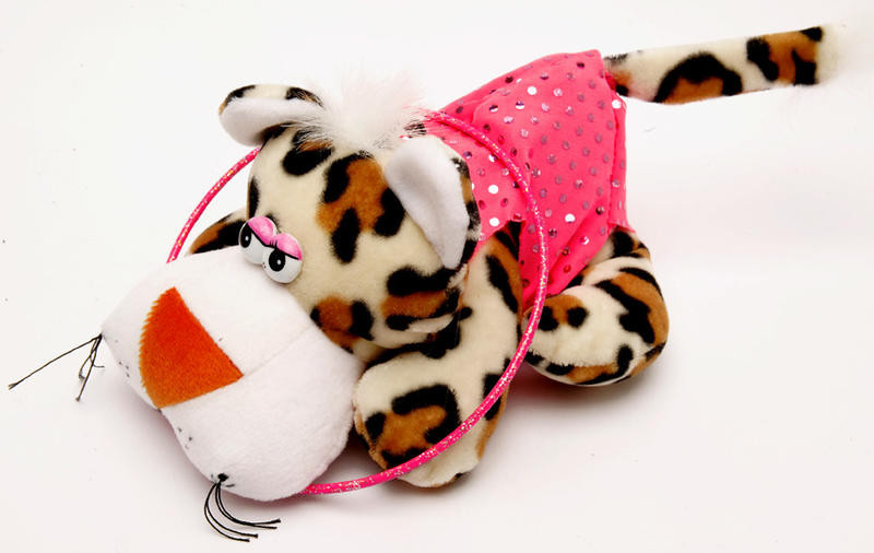 DORINA le guépard avec cerceau rose